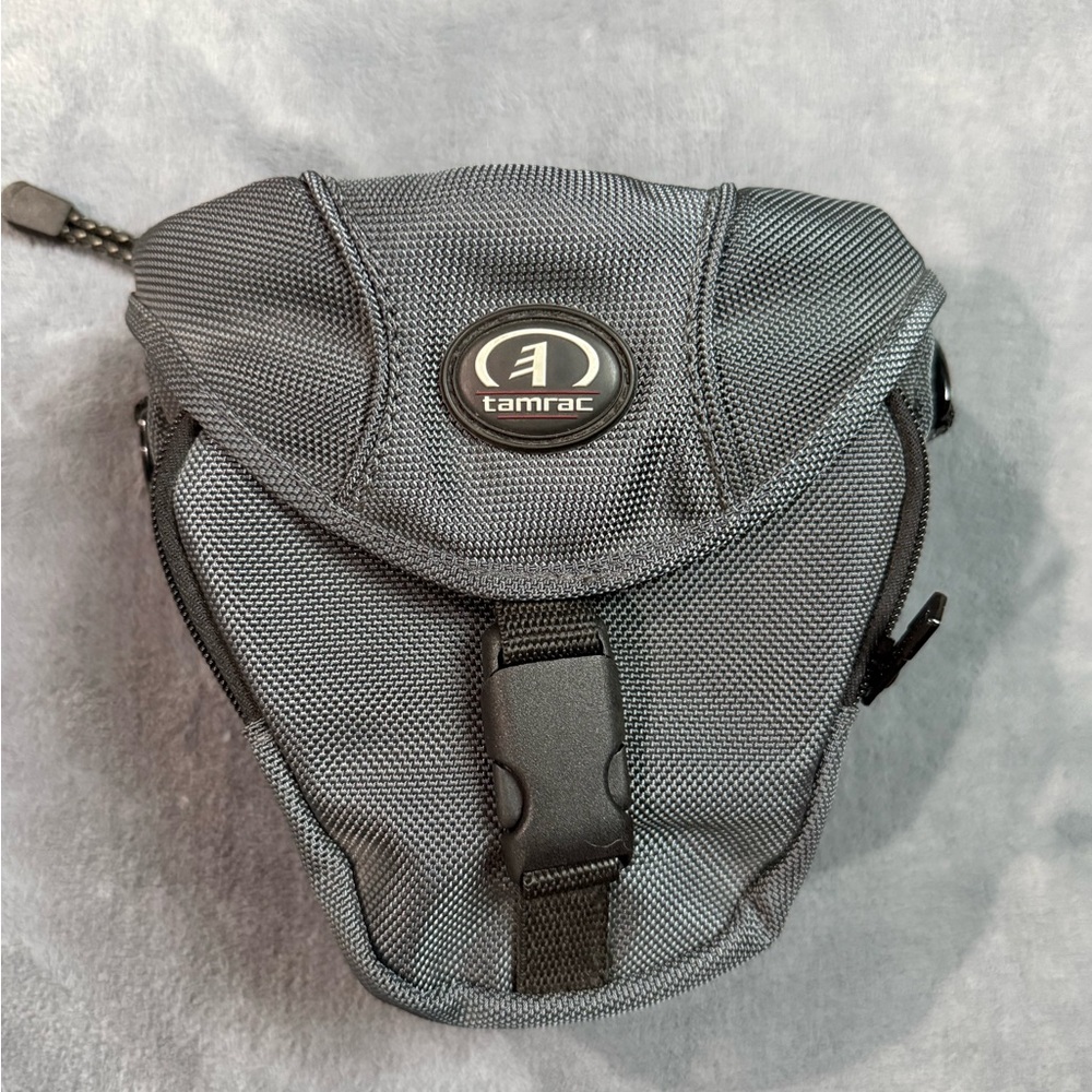 Gray Tamrac small dslr camera bag model # 5683